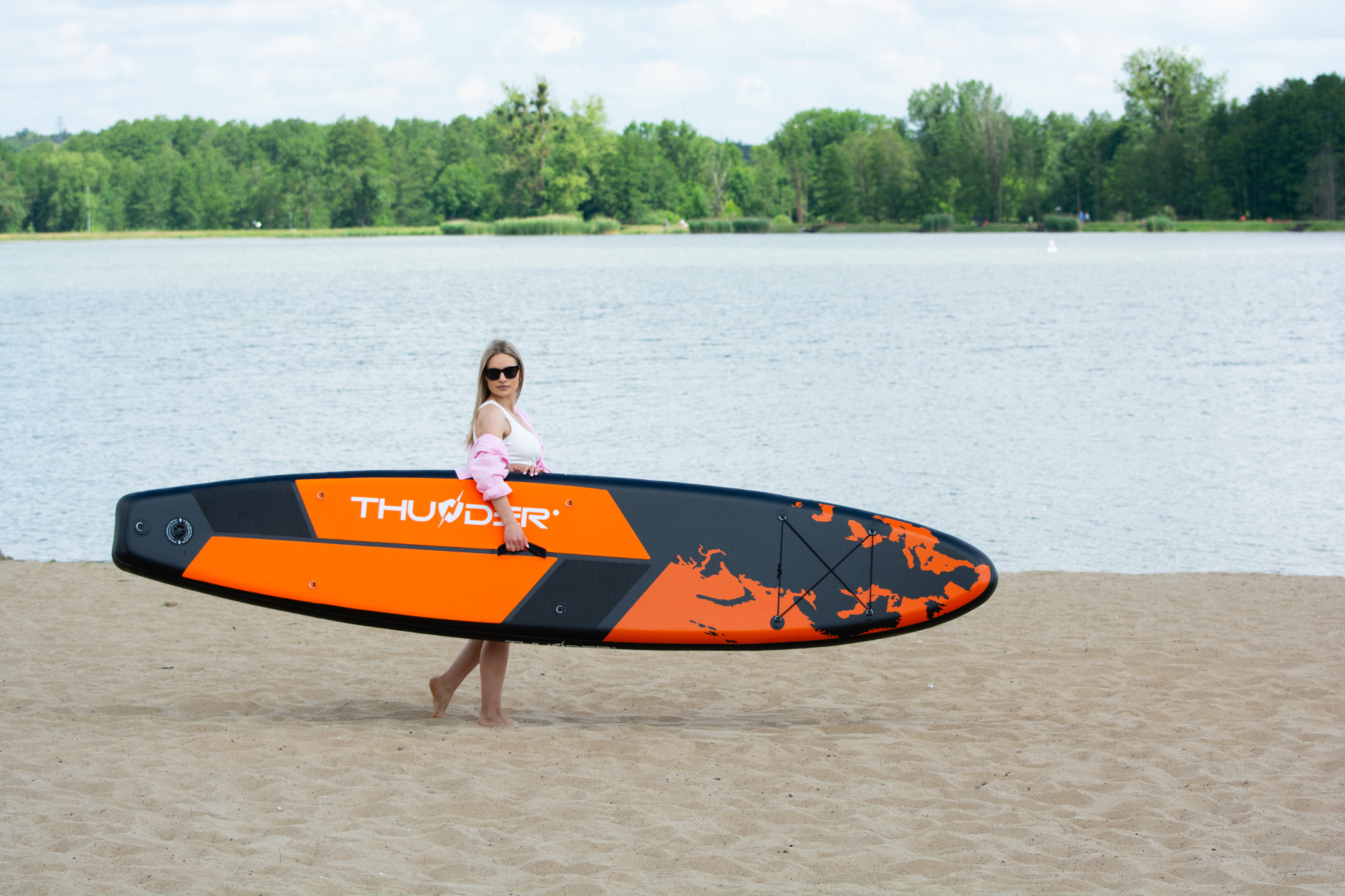 Két ember SUP deszkán