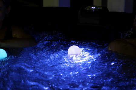 THUNDER úszó LED lámpa