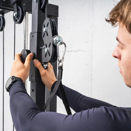 THUNDER CRAGY edzőgép