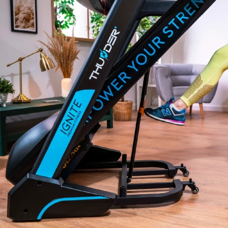 THUNDER IGNITE-S-TFT-BLACK elektromos futópad (előrendelés 26.08)