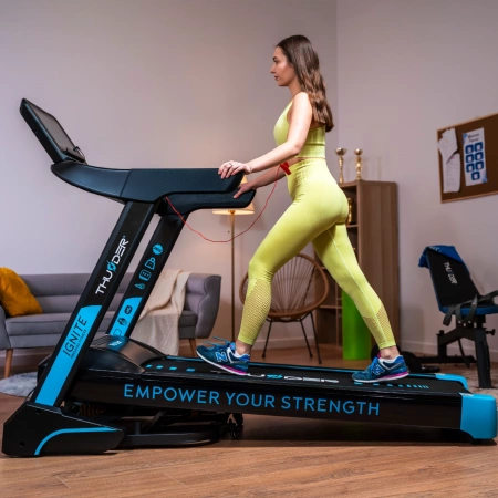 THUNDER IGNITE-S-TFT-BLACK elektromos futópad